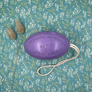 Savon artisanal raisin rouge cordelette