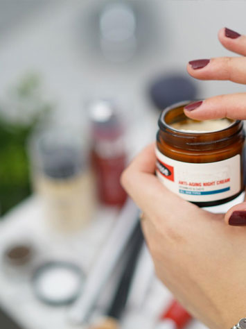 Cosmétiques Shampoing doux, crèmes douches et crèmes pour les mains, nettoyants, baumes ...